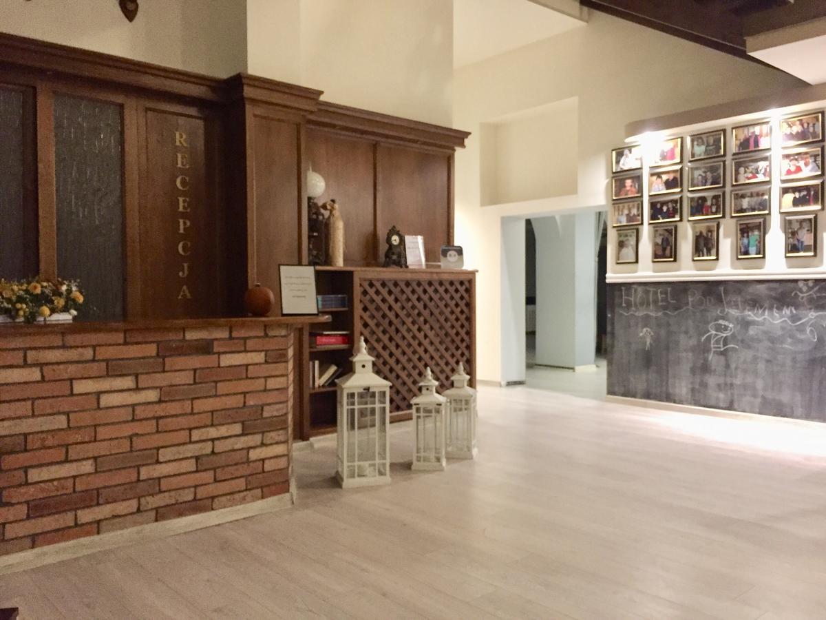 Hotel Pod Jeleniem Tuchola Dış mekan fotoğraf