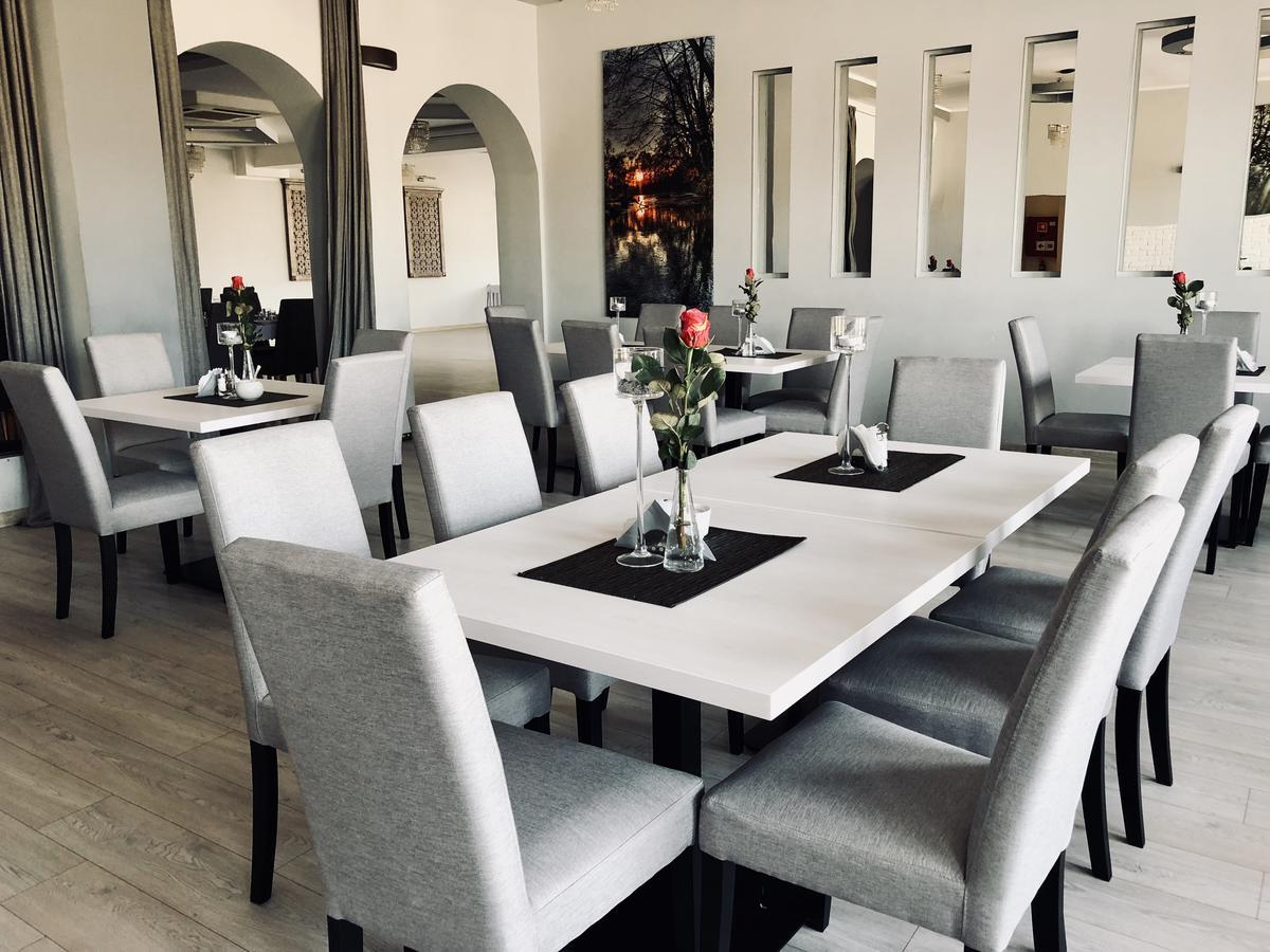Hotel Pod Jeleniem Tuchola Dış mekan fotoğraf